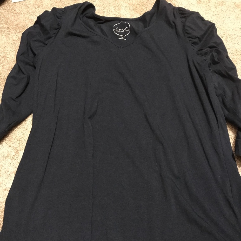 Navy blue 3/4 sleeve shirt